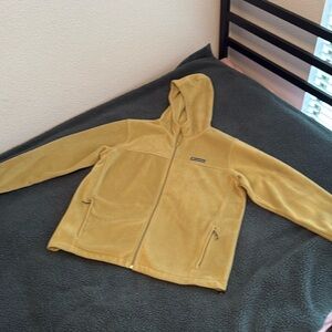Tan Columbia sweater. Excellent used condition. Size 2X